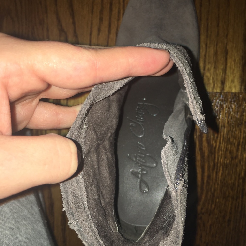 Booties - Picture 3 of 4